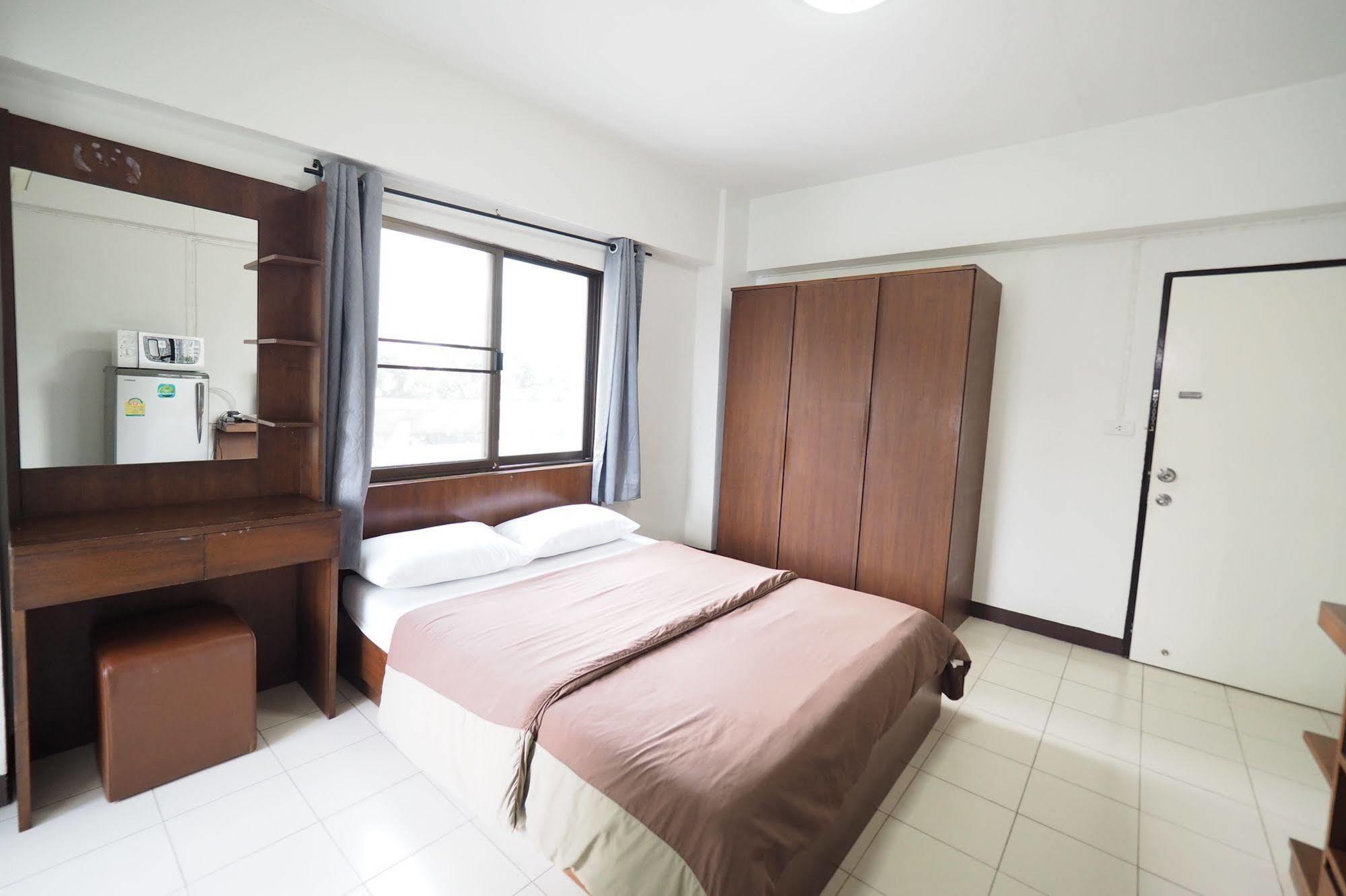 Living Naraa Place Bangkok Exterior foto