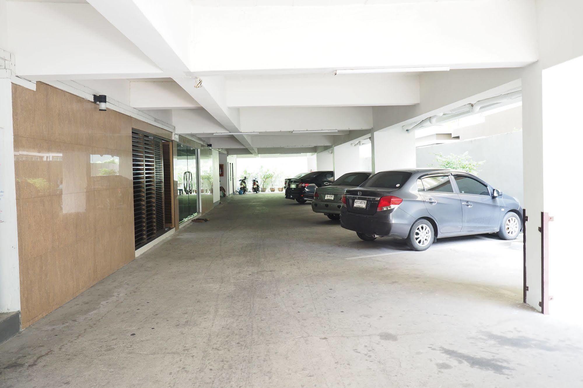 Living Naraa Place Bangkok Exterior foto