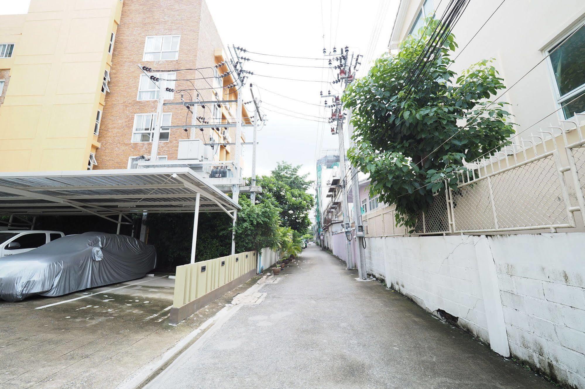 Living Naraa Place Bangkok Exterior foto
